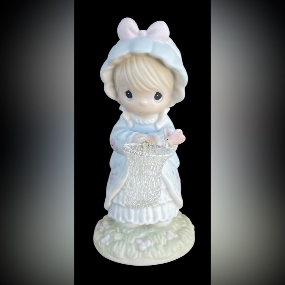 Precious Moments Figurine - Picture 3 of 10